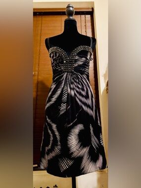 100% Silk Beaded Sweetheart Mini Bodycon Abstract Dress